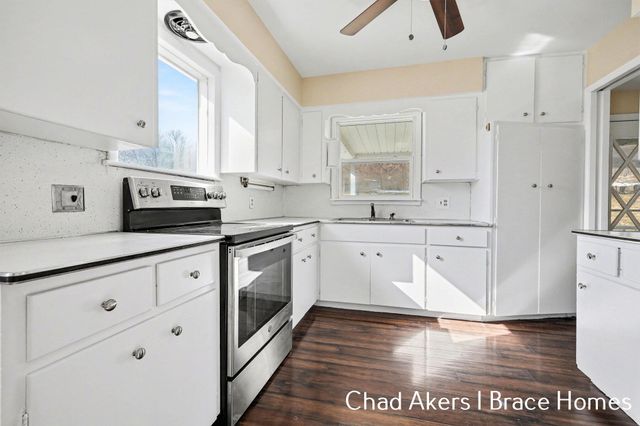 9555 Eastern Avenue SE, Byron Center, MI 49315