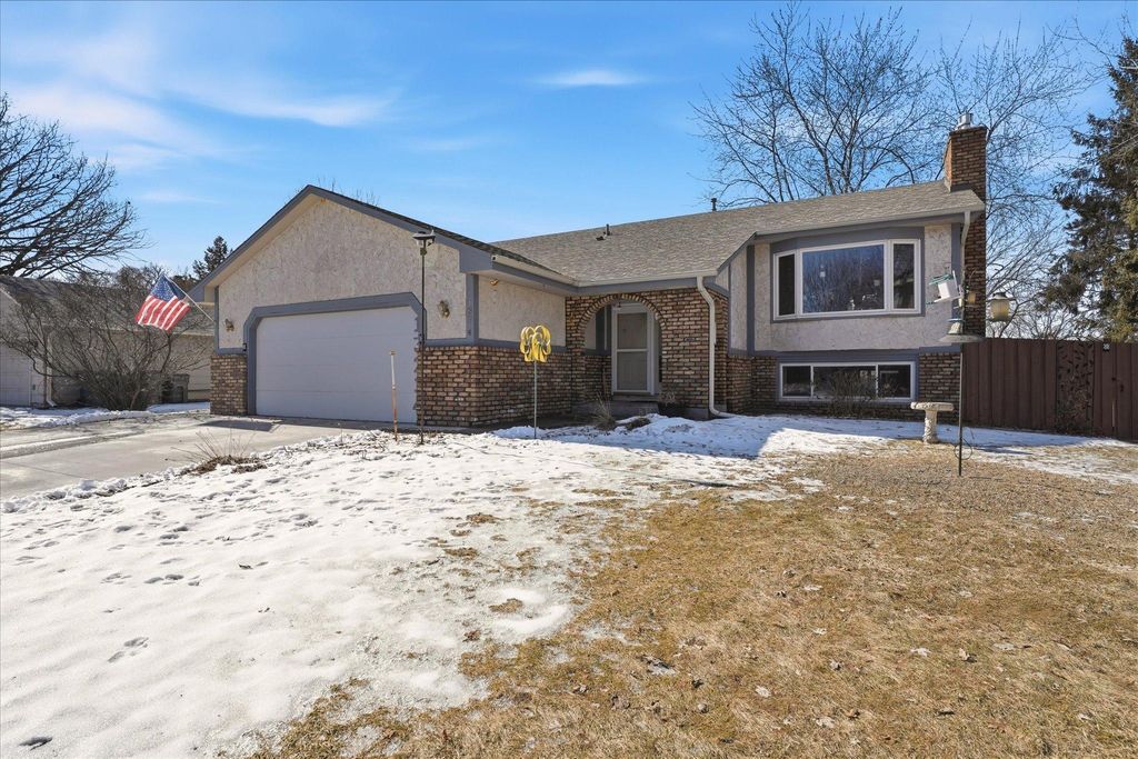 13214 Davenport Street NE, Blaine, MN 55449