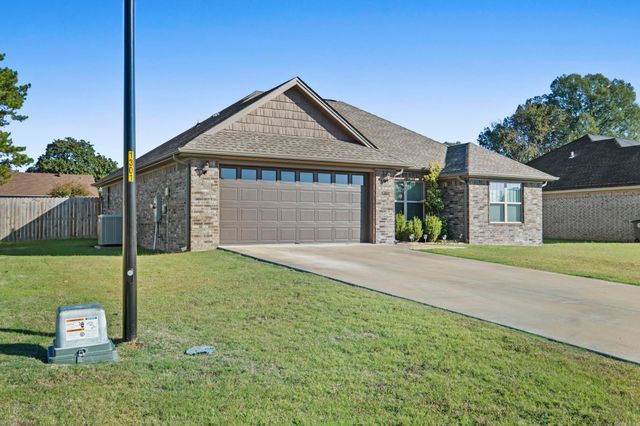 1301 Ridgefield Circle, Searcy, AR 72143