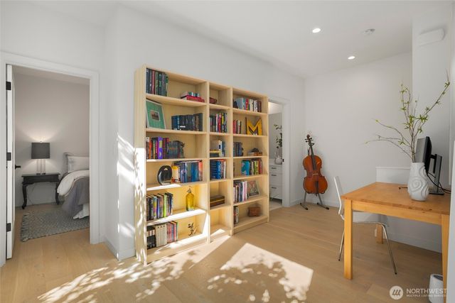 2127 2nd Avenue N, Seattle, WA 98109