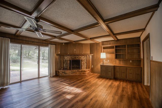 408 Robinhood Circle, Crockett, TX 75835