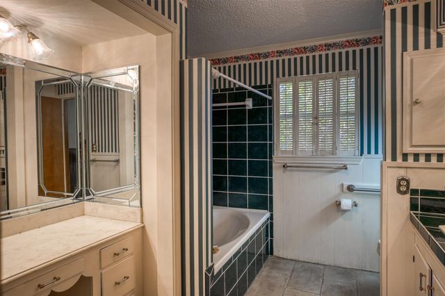 408 Robinhood Circle, Crockett, TX 75835