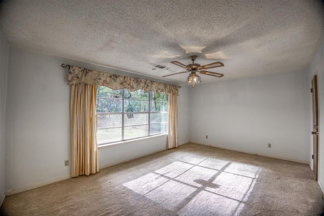 408 Robinhood Circle, Crockett, TX 75835