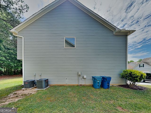 553 Cherry Creek Drive, Loganville, GA 30052