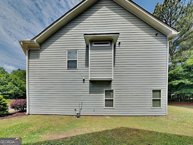 553 Cherry Creek Drive, Loganville, GA 30052