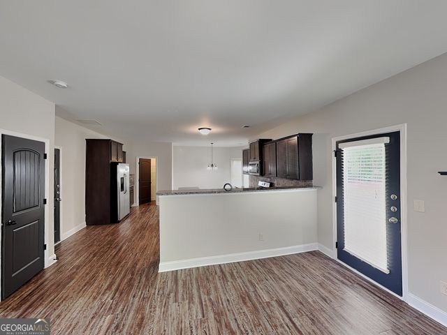 553 Cherry Creek Drive, Loganville, GA 30052