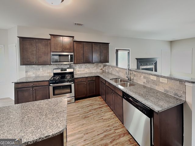 553 Cherry Creek Drive, Loganville, GA 30052
