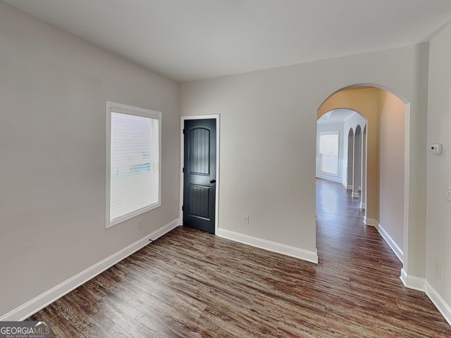 553 Cherry Creek Drive, Loganville, GA 30052