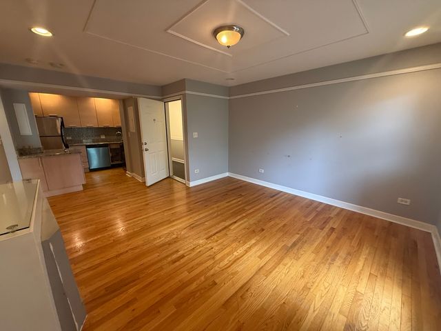 6954 N Greenview Avenue 308, Chicago, IL 60626