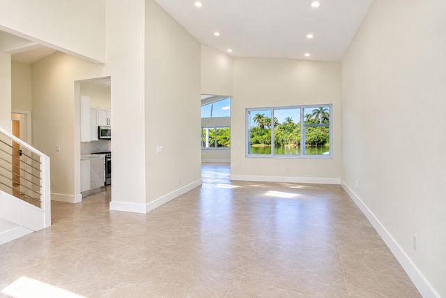 261 SW 178th Way, Pembroke Pines, FL 33029