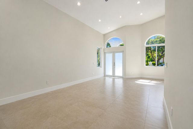 261 SW 178th Way, Pembroke Pines, FL 33029