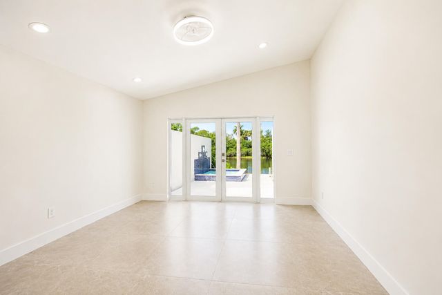 261 SW 178th Way, Pembroke Pines, FL 33029
