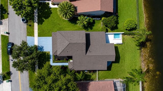 261 SW 178th Way, Pembroke Pines, FL 33029