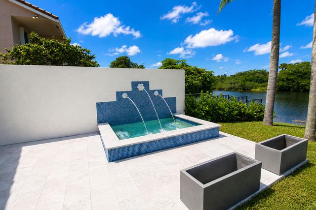 261 SW 178th Way, Pembroke Pines, FL 33029