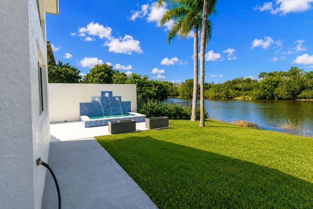 261 SW 178th Way, Pembroke Pines, FL 33029
