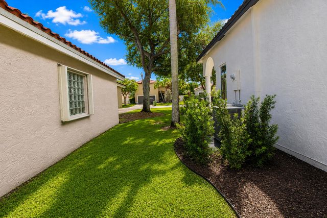 261 SW 178th Way, Pembroke Pines, FL 33029