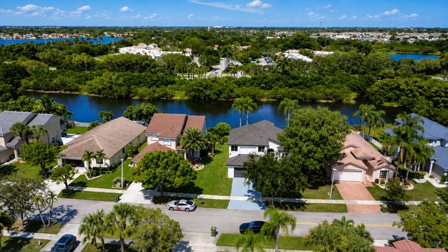261 SW 178th Way, Pembroke Pines, FL 33029