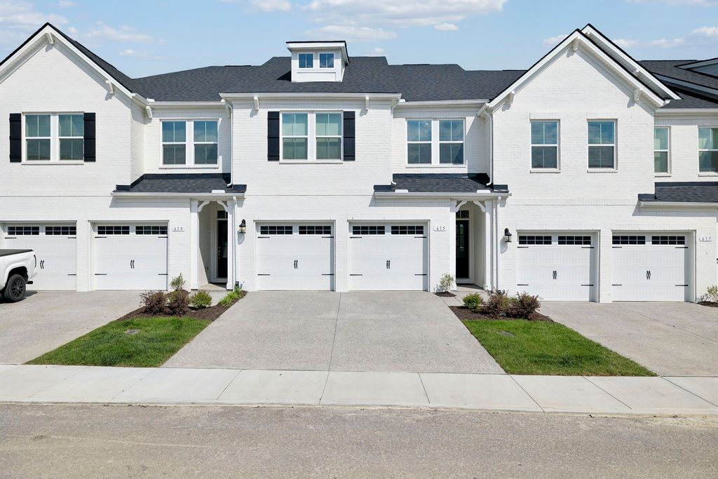615 Club View Way, Mount Juliet, TN 37122