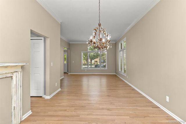 5648 Whitfield Drive, Troy, MI 48098