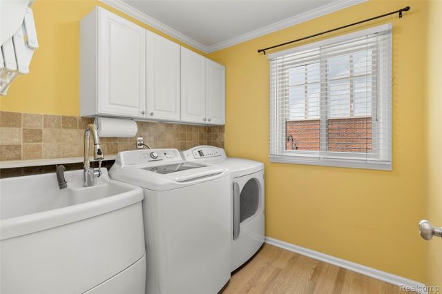 5648 Whitfield Drive, Troy, MI 48098