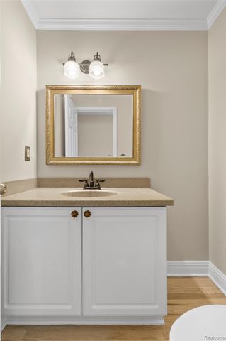 5648 Whitfield Drive, Troy, MI 48098