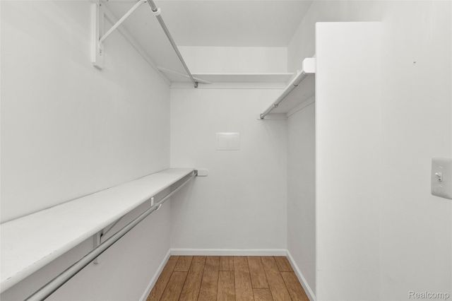 5648 Whitfield Drive, Troy, MI 48098