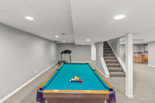 5648 Whitfield Drive, Troy, MI 48098