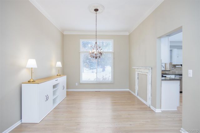 5648 Whitfield Drive, Troy, MI 48098