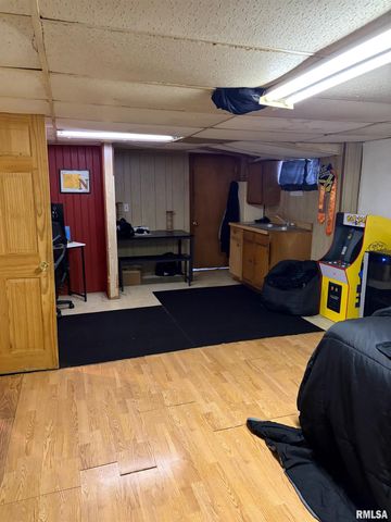 1018 GROVELAND Avenue, Peoria, IL 61604