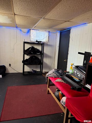 1018 GROVELAND Avenue, Peoria, IL 61604