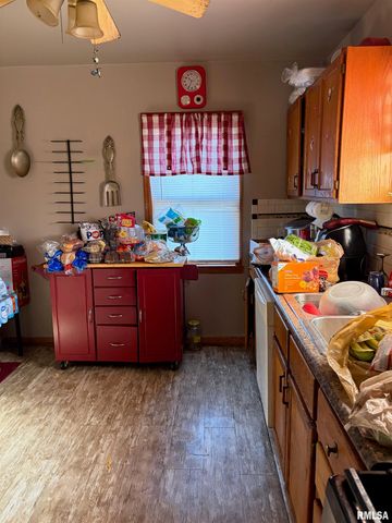 1018 GROVELAND Avenue, Peoria, IL 61604