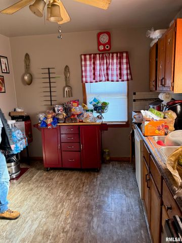 1018 GROVELAND Avenue, Peoria, IL 61604