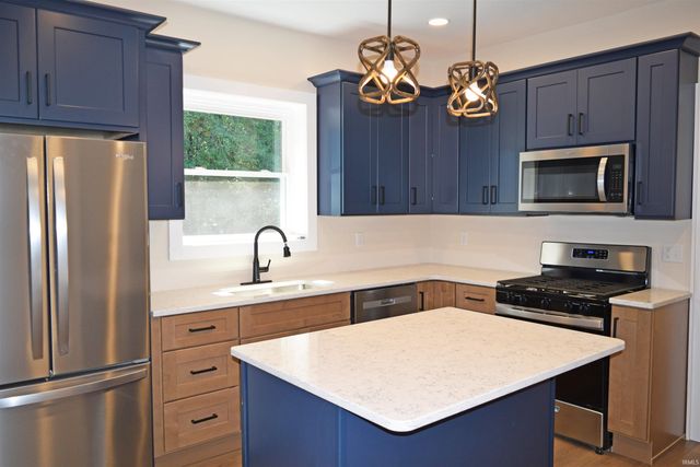 4301 Kratzville Road, Evansville, IN 47710