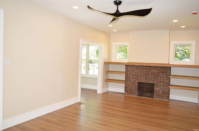 4301 Kratzville Road, Evansville, IN 47710