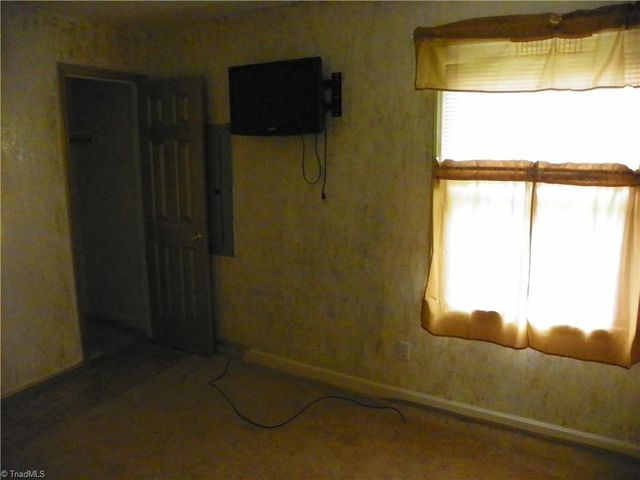 189 High Bluff Drive, Lexington, NC 27295