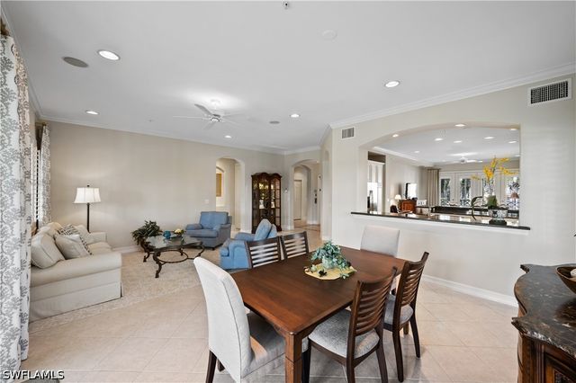 2658 Bolero DR 9-2, Naples, FL 34109