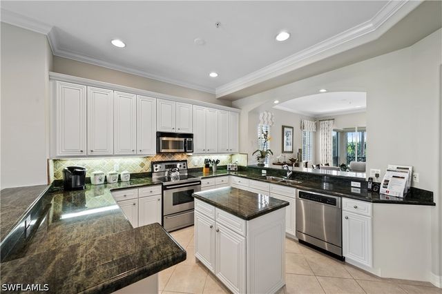 2658 Bolero DR 9-2, Naples, FL 34109
