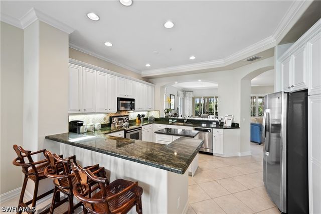 2658 Bolero DR 9-2, Naples, FL 34109