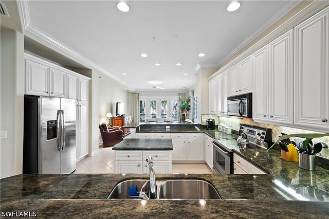 2658 Bolero DR 9-2, Naples, FL 34109