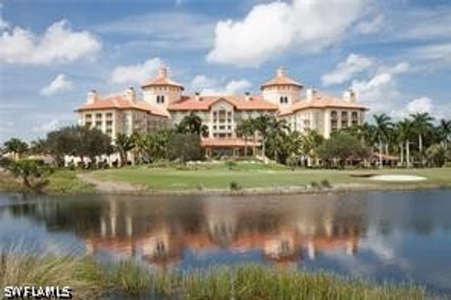 2658 Bolero DR 9-2, Naples, FL 34109