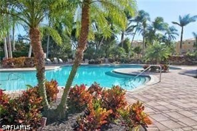 2658 Bolero DR 9-2, Naples, FL 34109