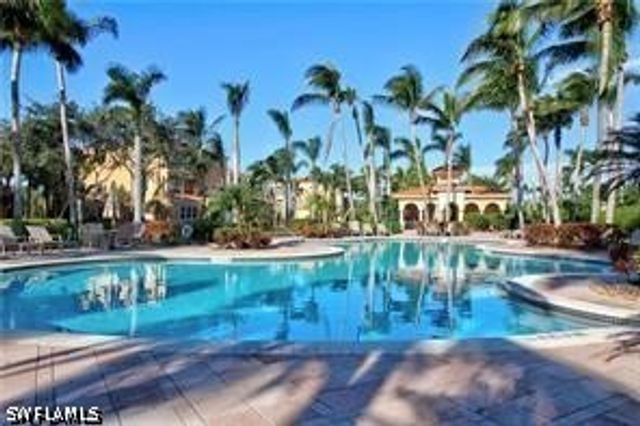 2658 Bolero DR 9-2, Naples, FL 34109