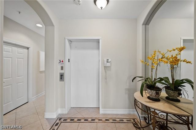 2658 Bolero DR 9-2, Naples, FL 34109