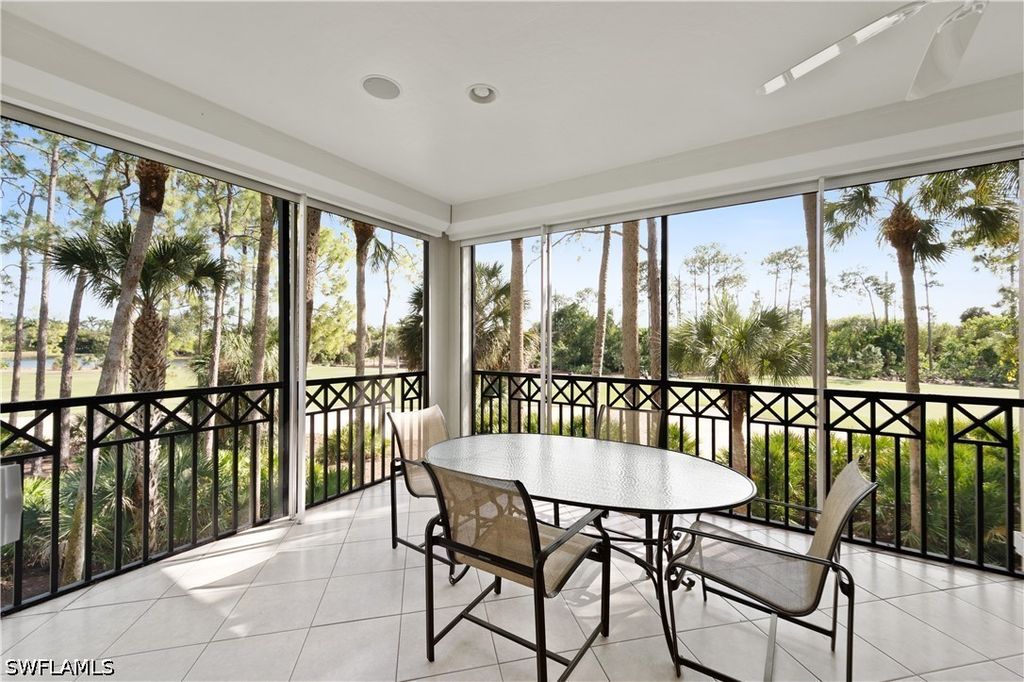 2658 Bolero DR 9-2, Naples, FL 34109