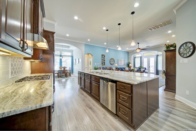 415 Mission Hill, New Braunfels, TX 78132