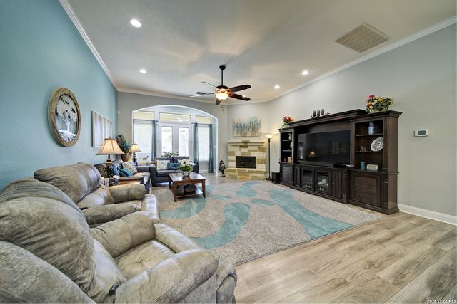 415 Mission Hill, New Braunfels, TX 78132