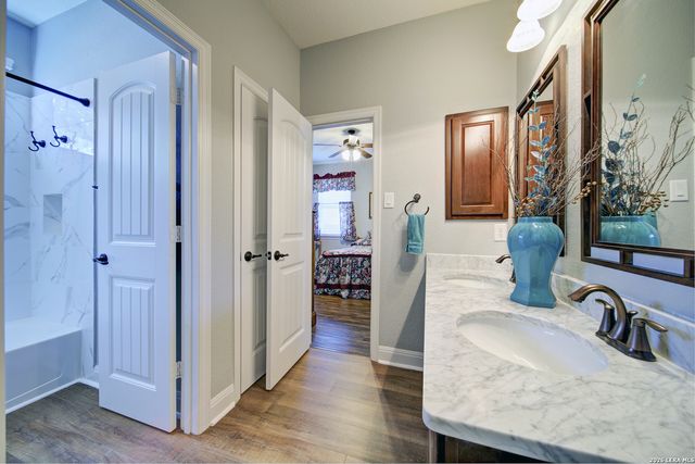 415 Mission Hill, New Braunfels, TX 78132