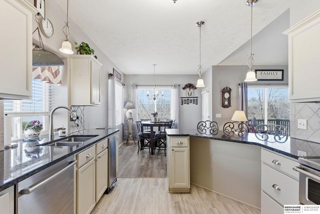 16030 Browne Street, Omaha, NE 68116