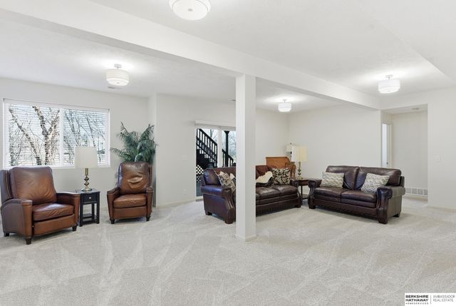 16030 Browne Street, Omaha, NE 68116