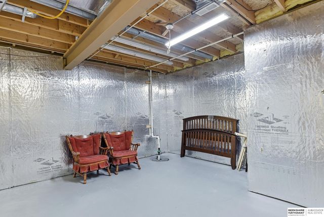 16030 Browne Street, Omaha, NE 68116